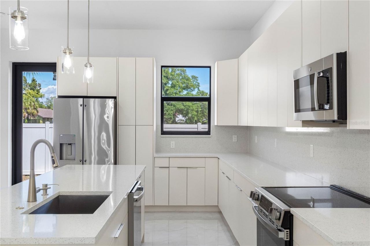 7015 N Central Avenue, Unit C, Tampa, FL 33604 Photo