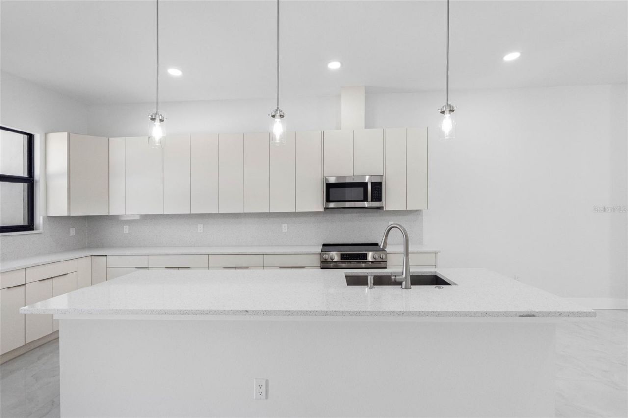 7015 N Central Avenue, Unit C, Tampa, FL 33604 Photo