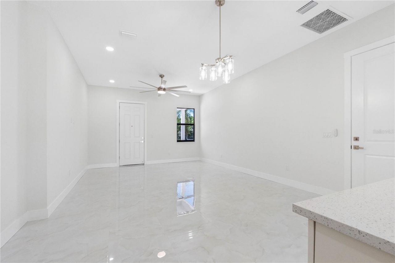 7015 N Central Avenue, Unit C, Tampa, FL 33604 Photo