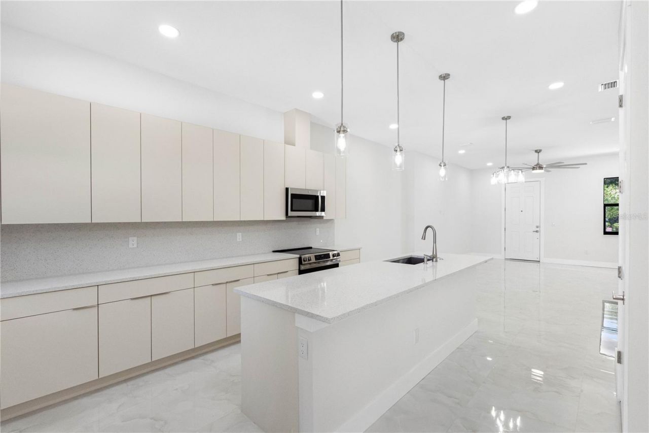 7015 N Central Avenue, Unit C, Tampa, FL 33604 Photo
