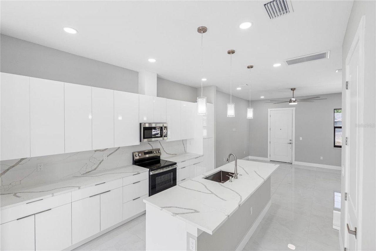 7015 N Central Avenue, Unit A, Tampa, FL 33604 Photo