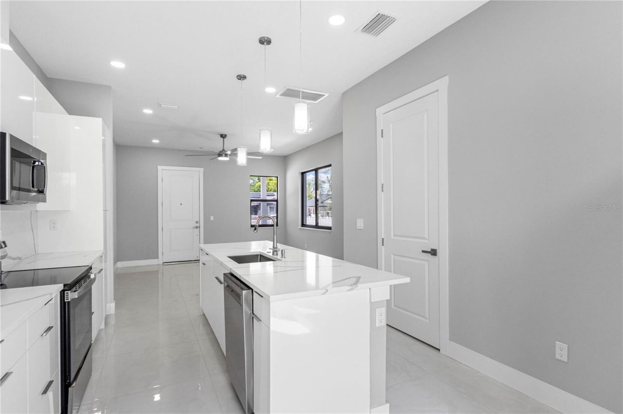7015 N Central Avenue, Unit A, Tampa, FL 33604 Photo