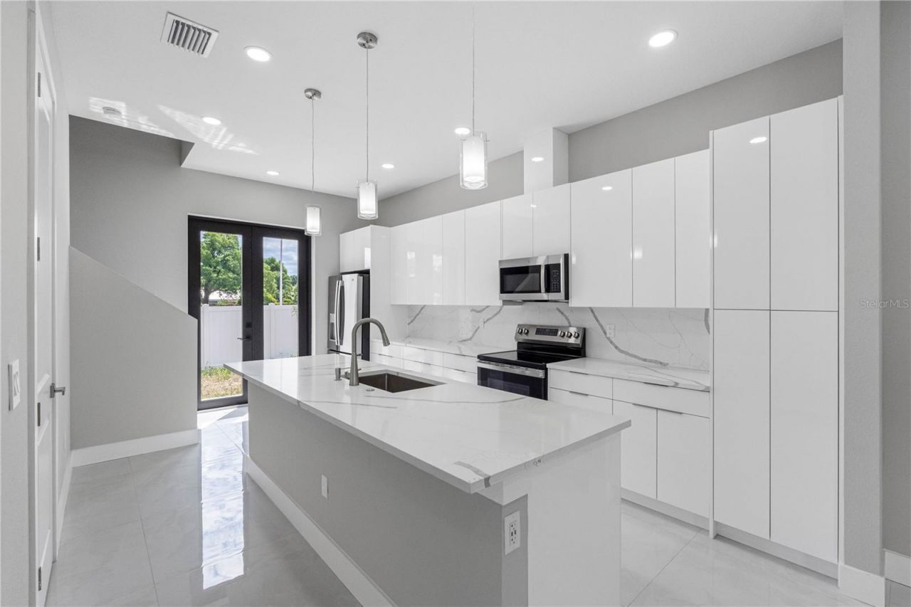 7015 N Central Avenue, Unit A, Tampa, FL 33604 Photo
