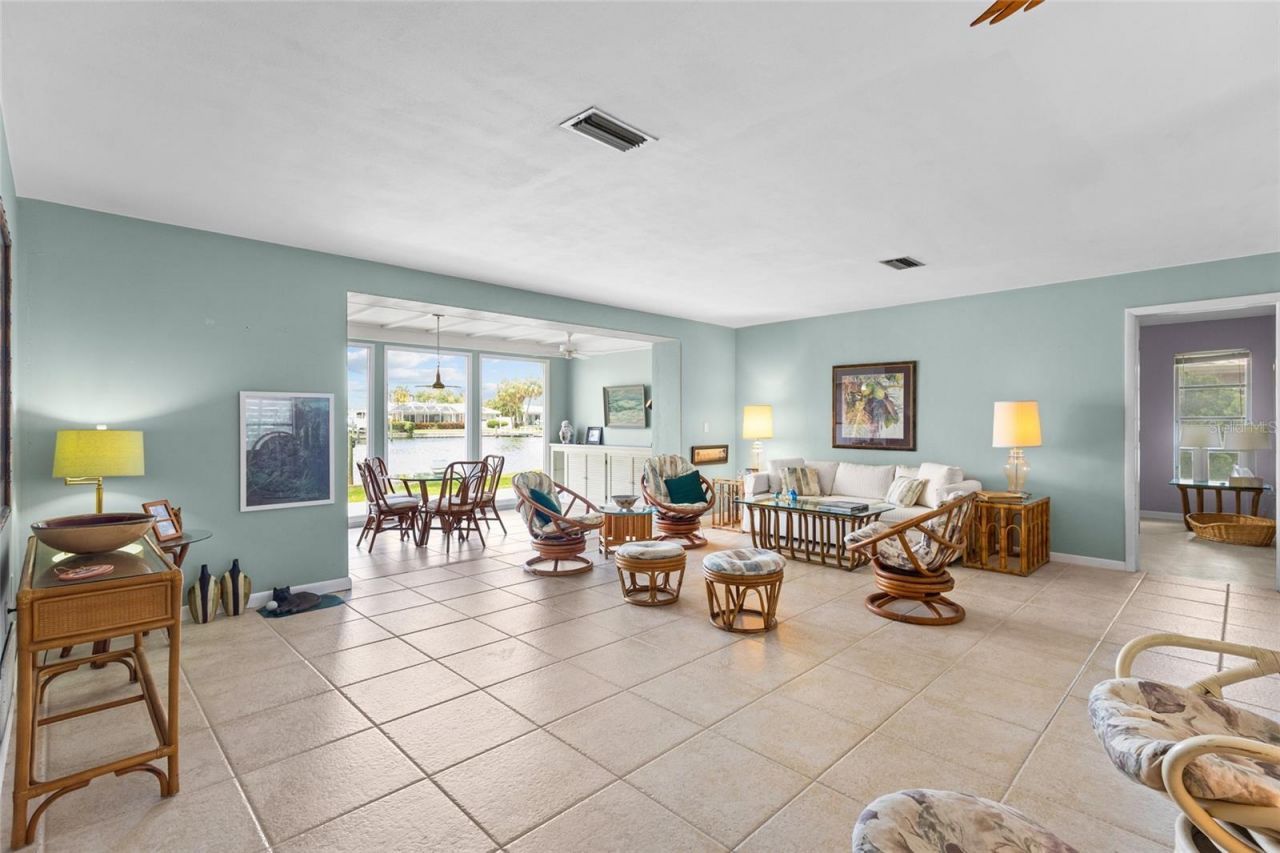 4133 49th Avenue S, Saint Petersburg, FL 33711 Photo