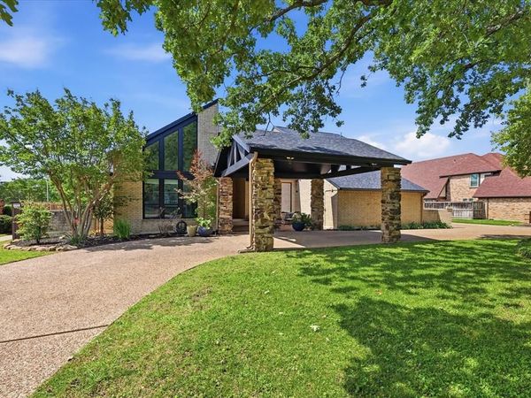 301 Chapelwood Drive, Colleyville, TX 76034