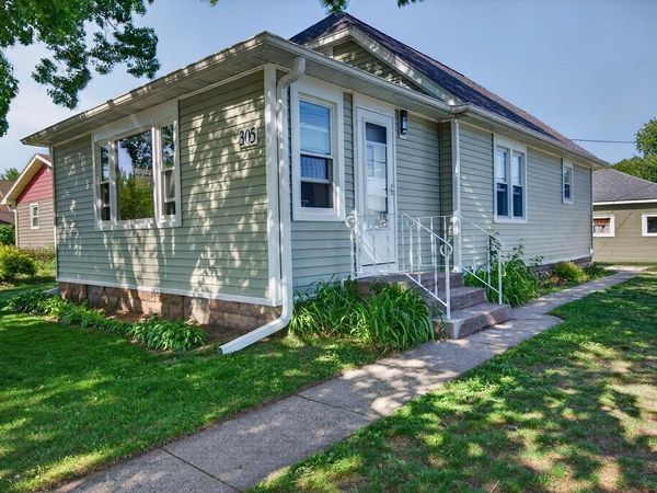 305 1st AVENUE E, Holmen, WI 54636