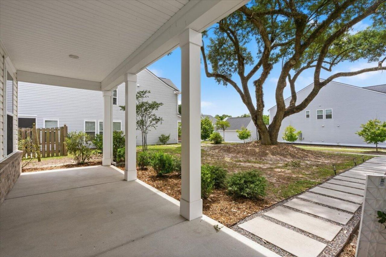 489 Spring Hollow Drive Photo 10
