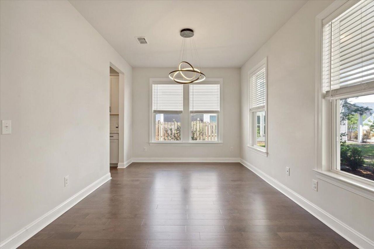 489 Spring Hollow Drive Photo 10