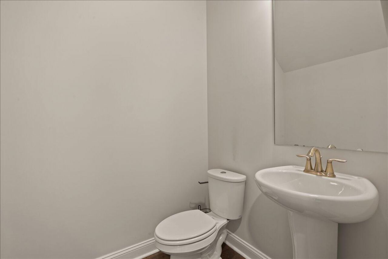 489 Spring Hollow Drive Photo 32