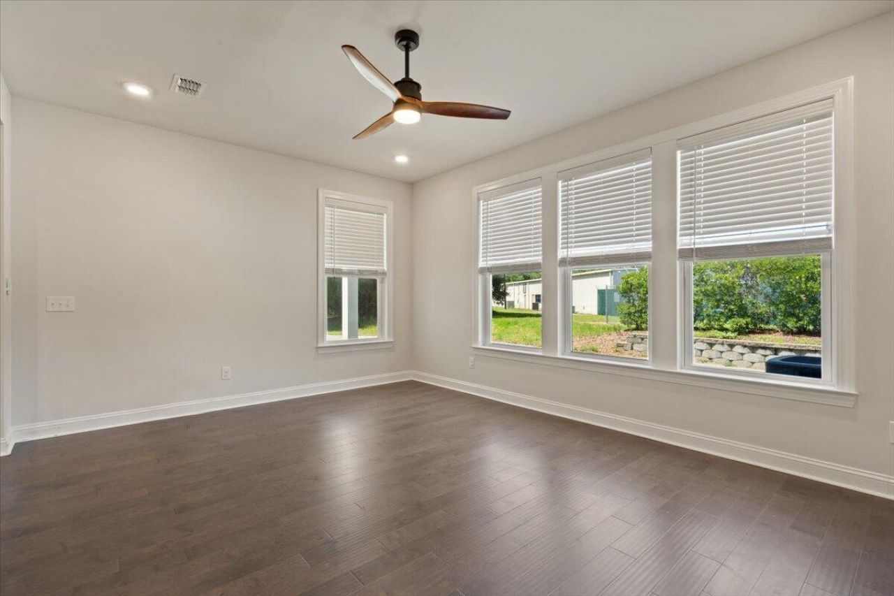 489 Spring Hollow Drive Photo 33