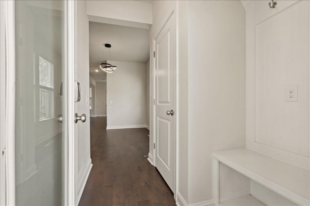489 Spring Hollow Drive Photo 33