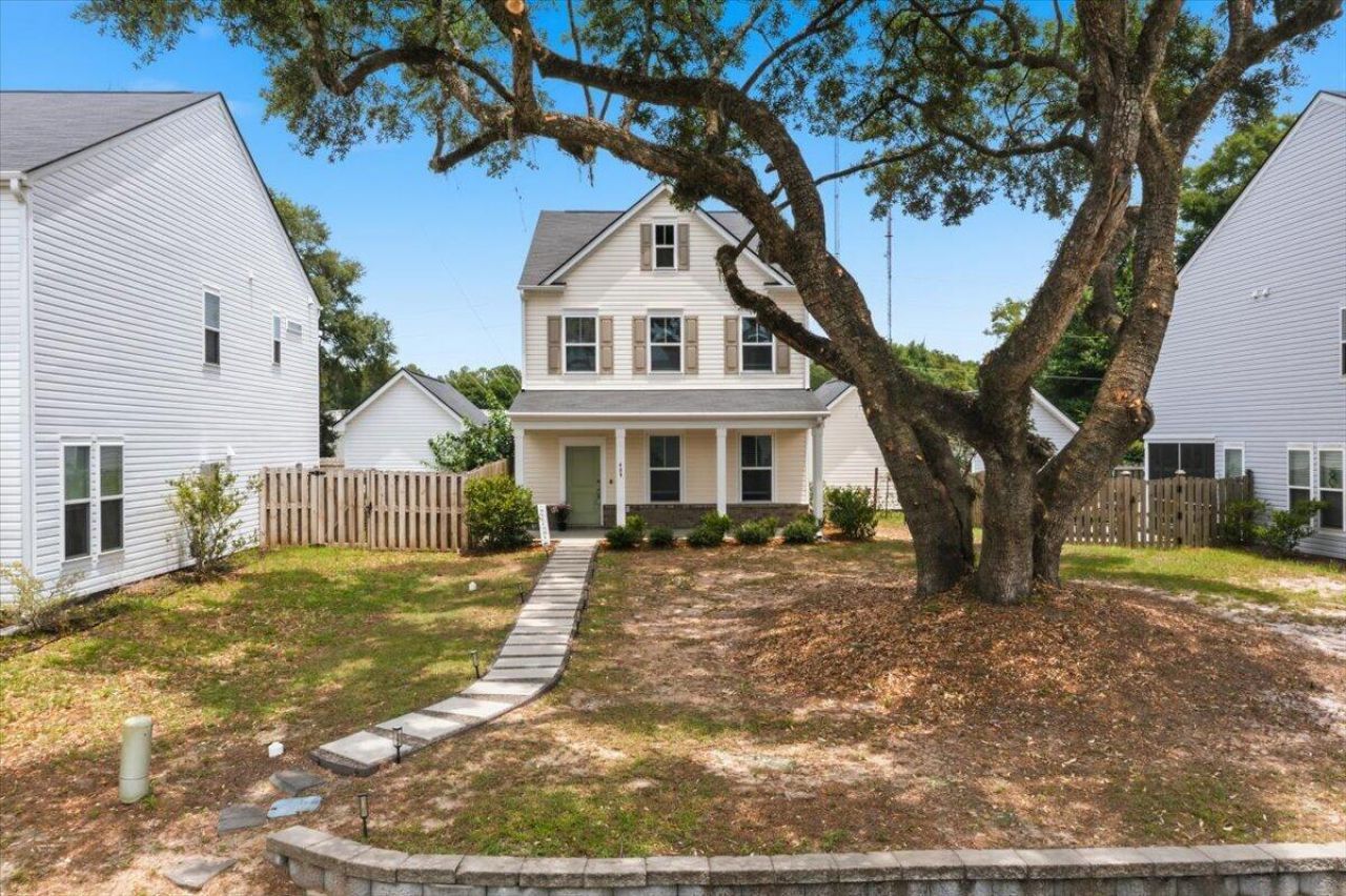 489 Spring Hollow Drive Photo 4