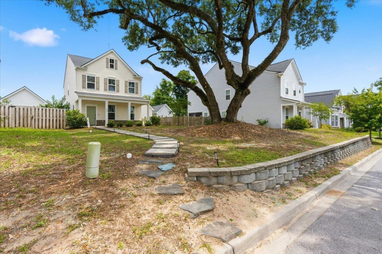 489 Spring Hollow Drive Photo 6