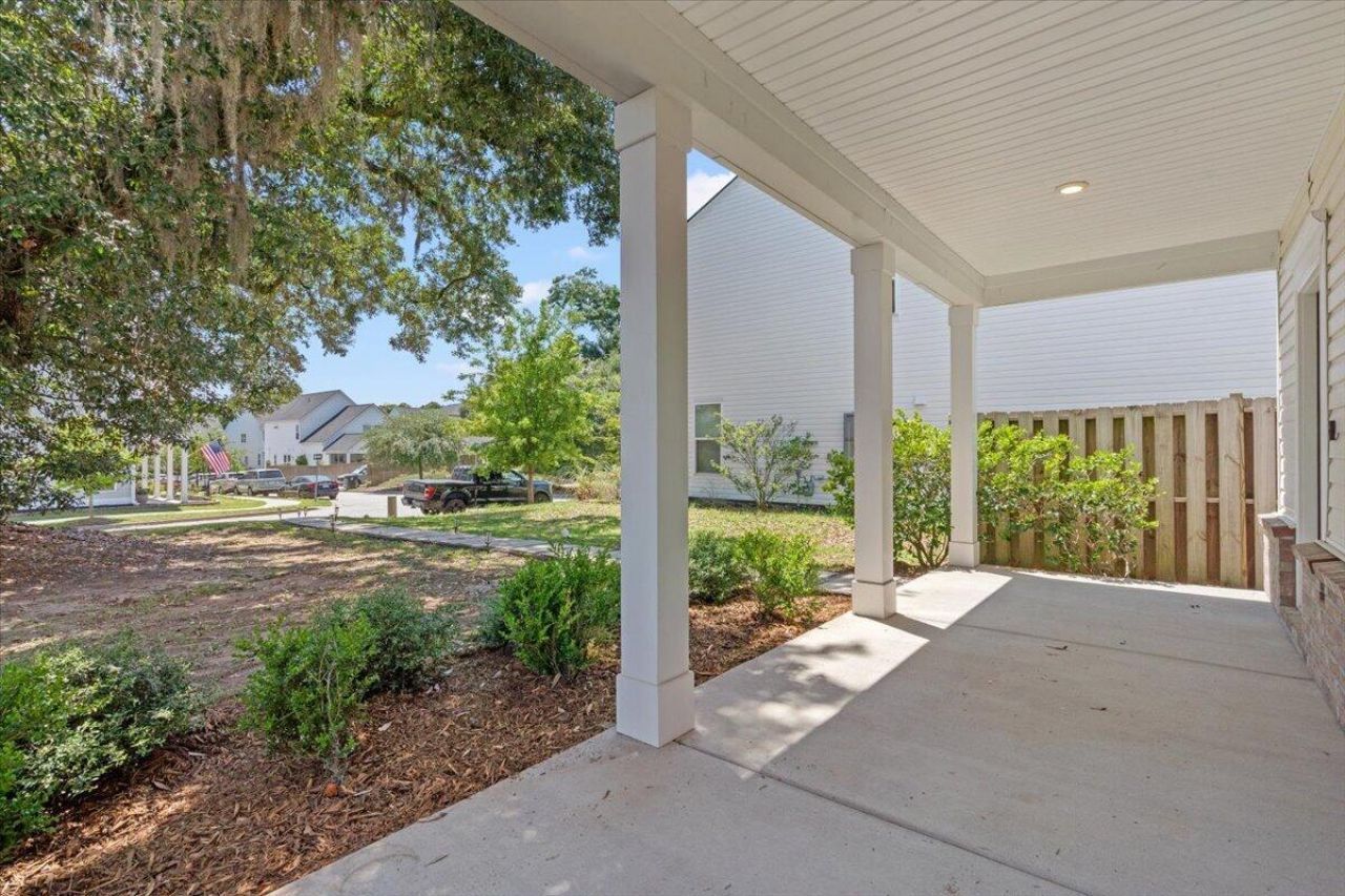 489 Spring Hollow Drive Photo 7