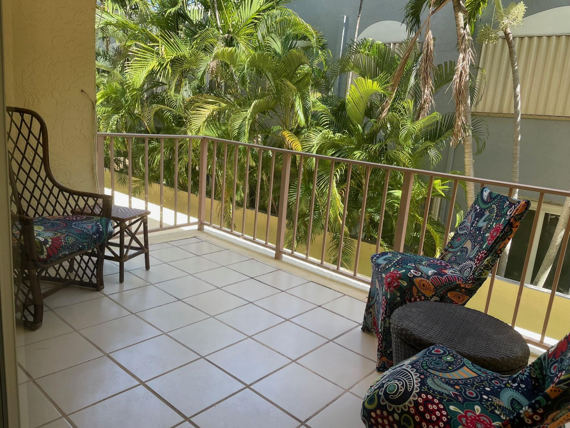 4629 Poinciana Street, Unit 211, Lauderdale by the Sea, FL 33308 Photo