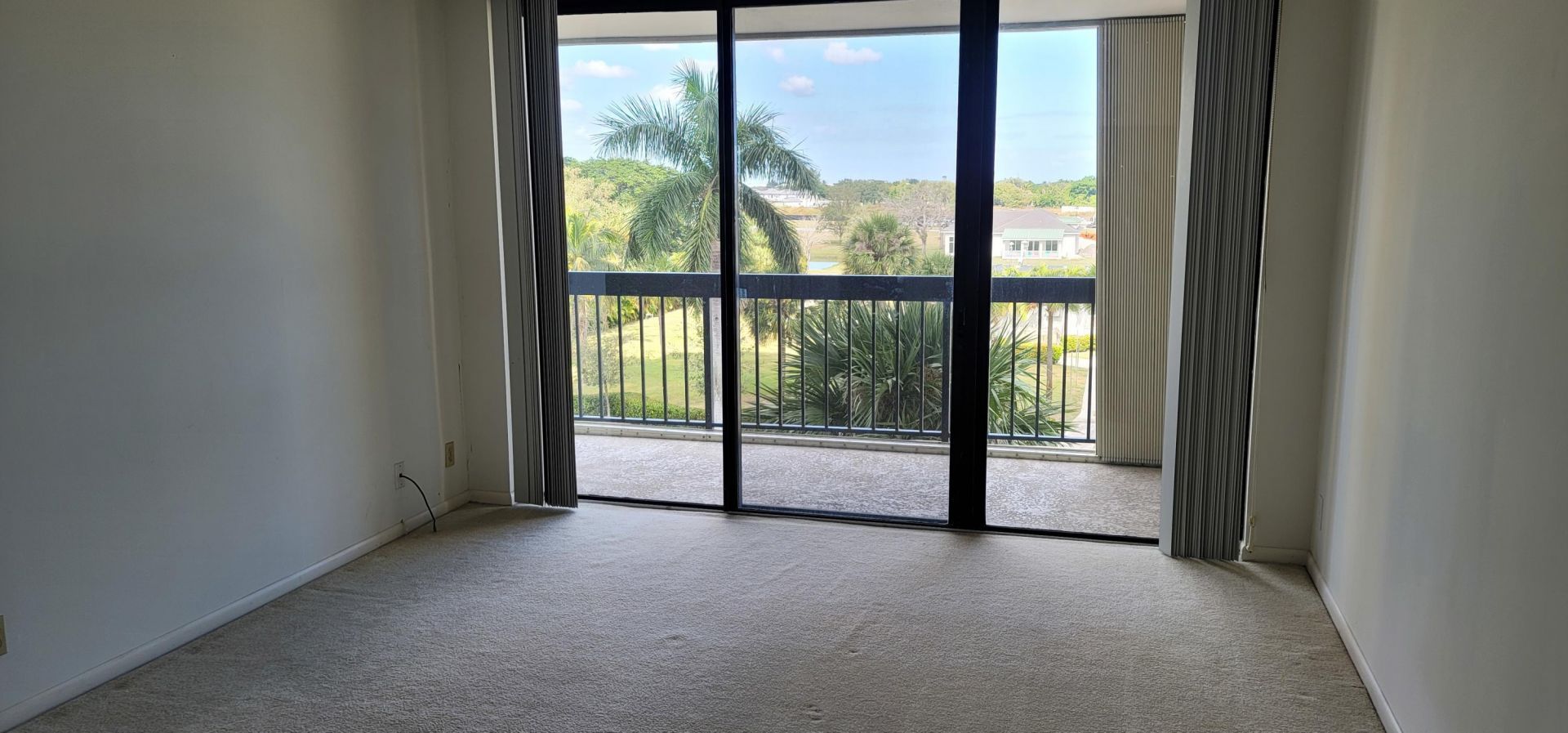 2425 Presidential Way, Unit 402, West Palm Beach, FL 33401 Photo
