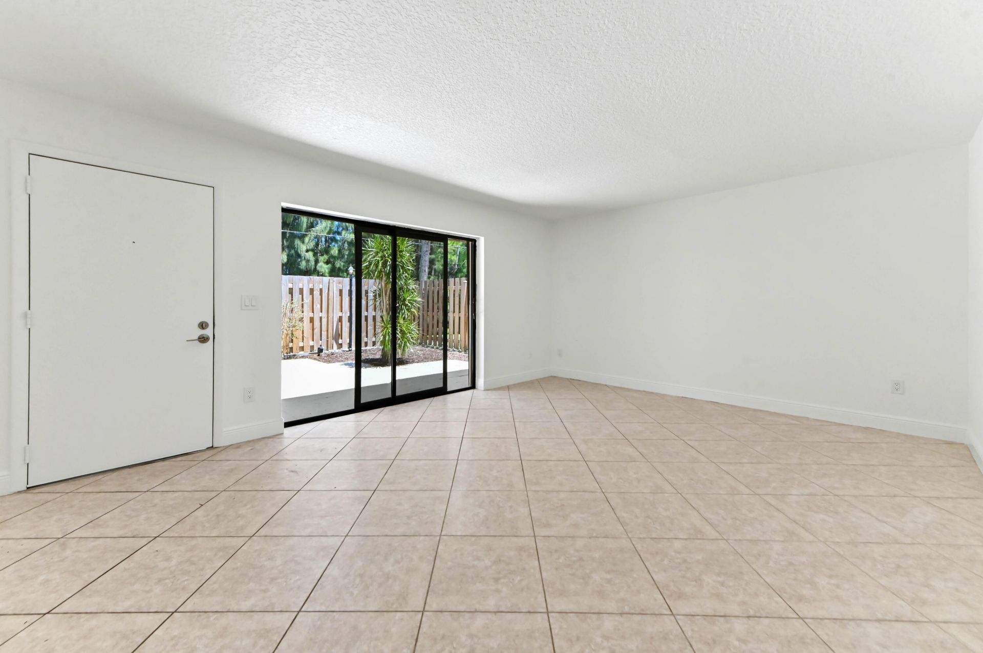 825 Center Street, Unit 12a, Jupiter, FL 33458 Photo