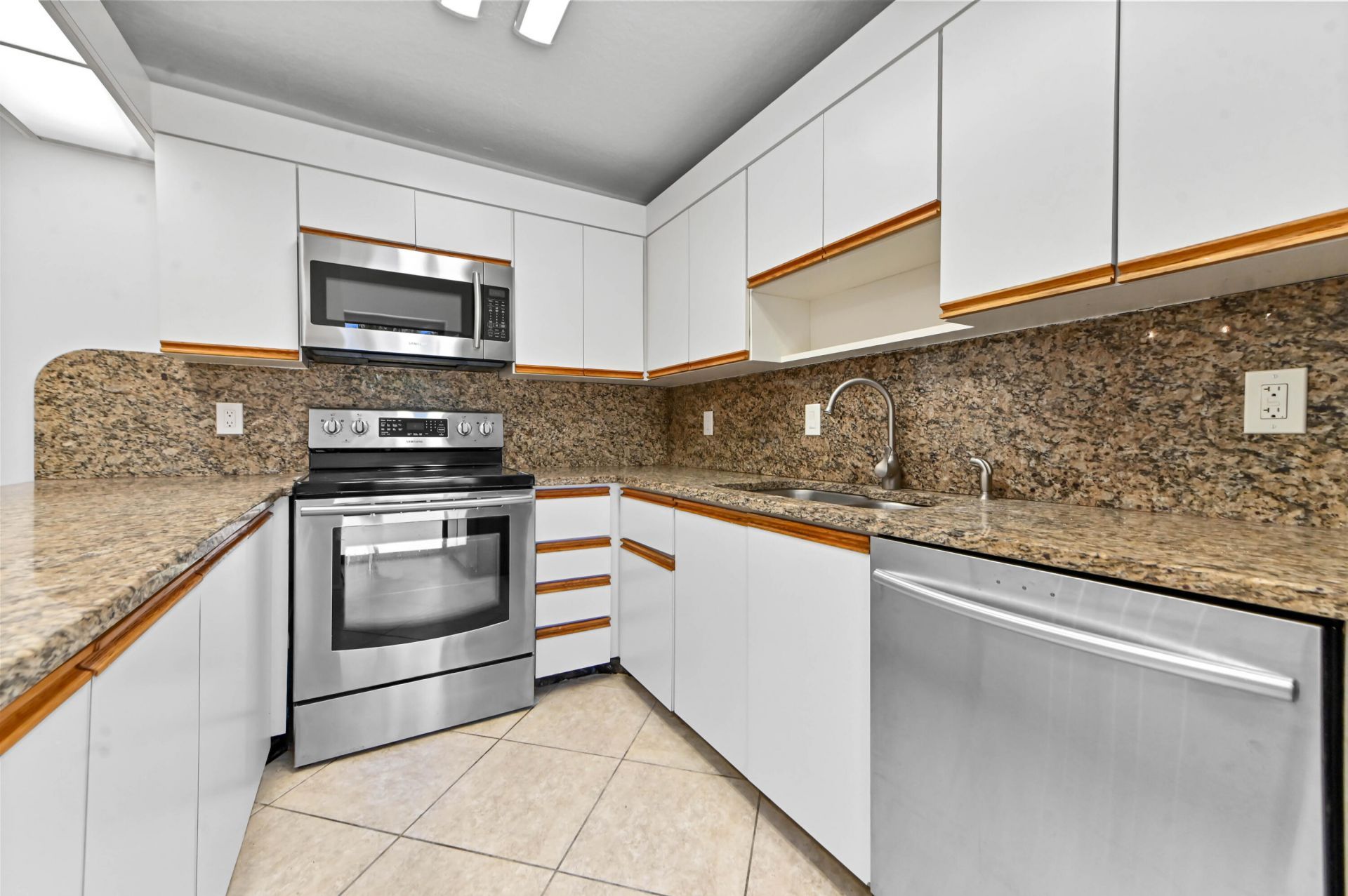 825 Center Street, Unit 12a, Jupiter, FL 33458 Photo