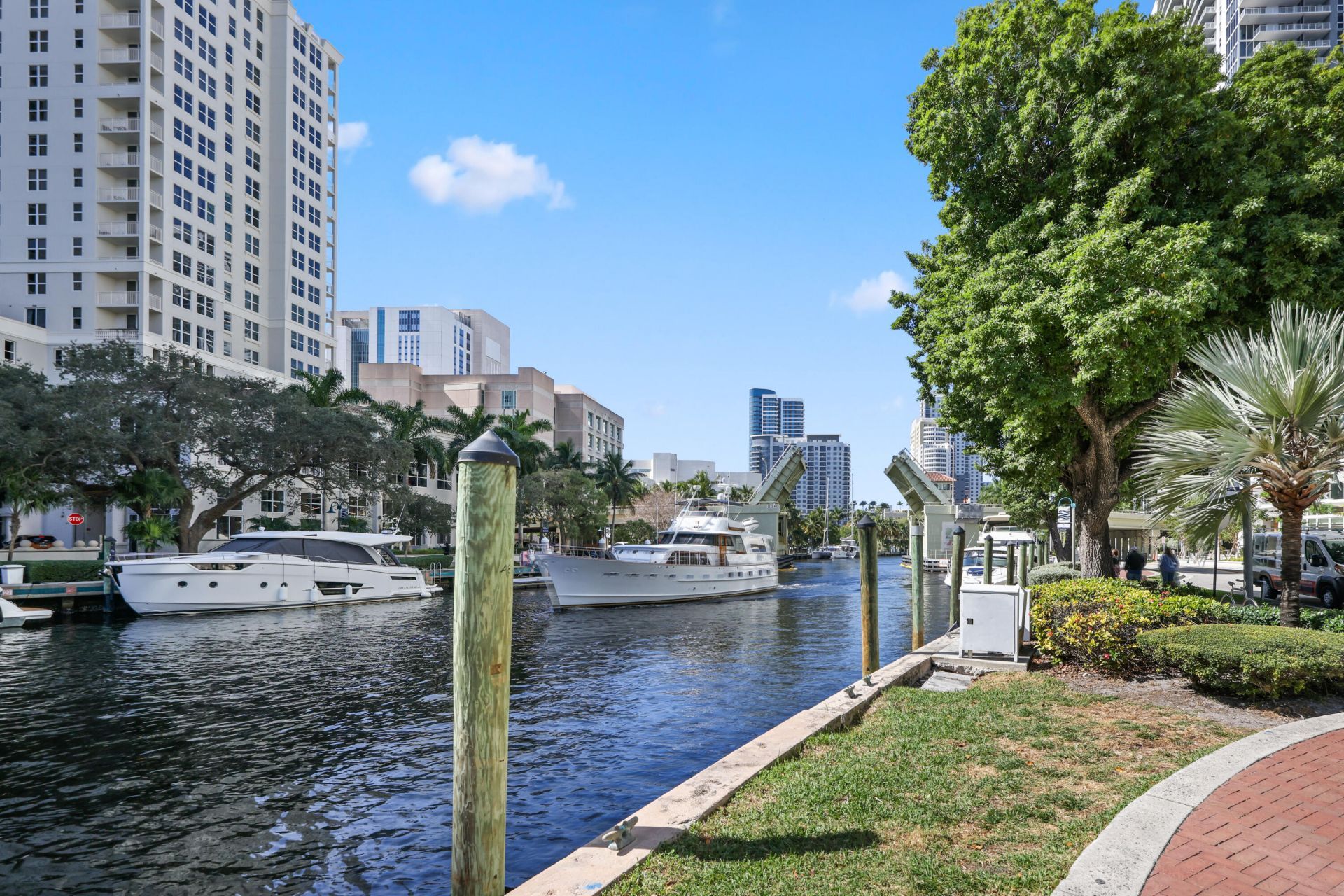 347 N New River Drive E, Unit Ph 4, Fort Lauderdale, FL 33301 Photo