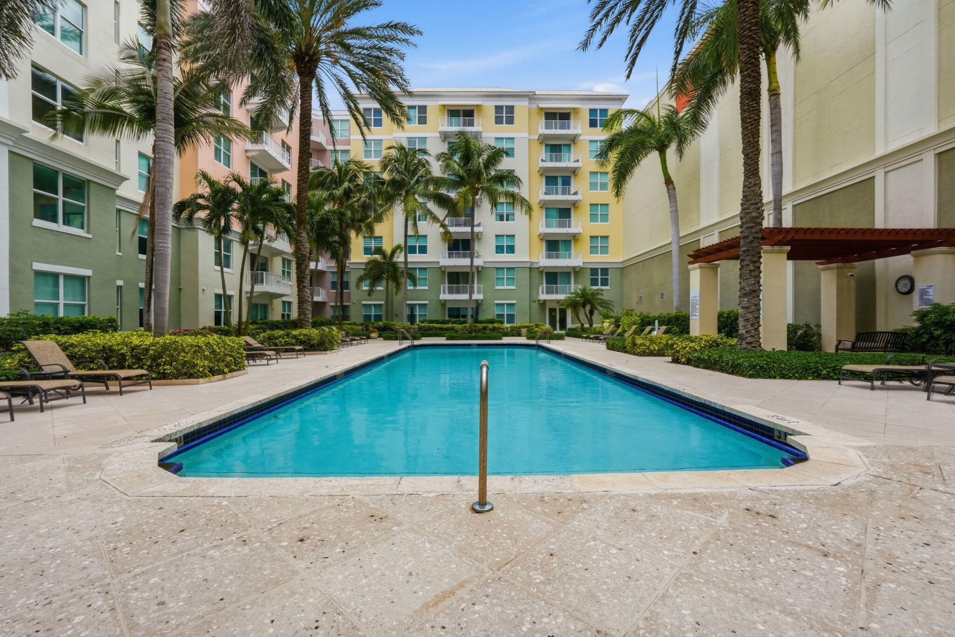 802 W Windward Way, Unit 304, Lantana, FL 33462 Photo