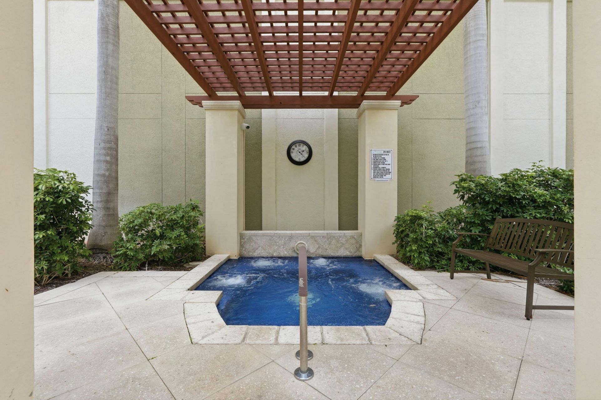 802 W Windward Way, Unit 304, Lantana, FL 33462 Photo