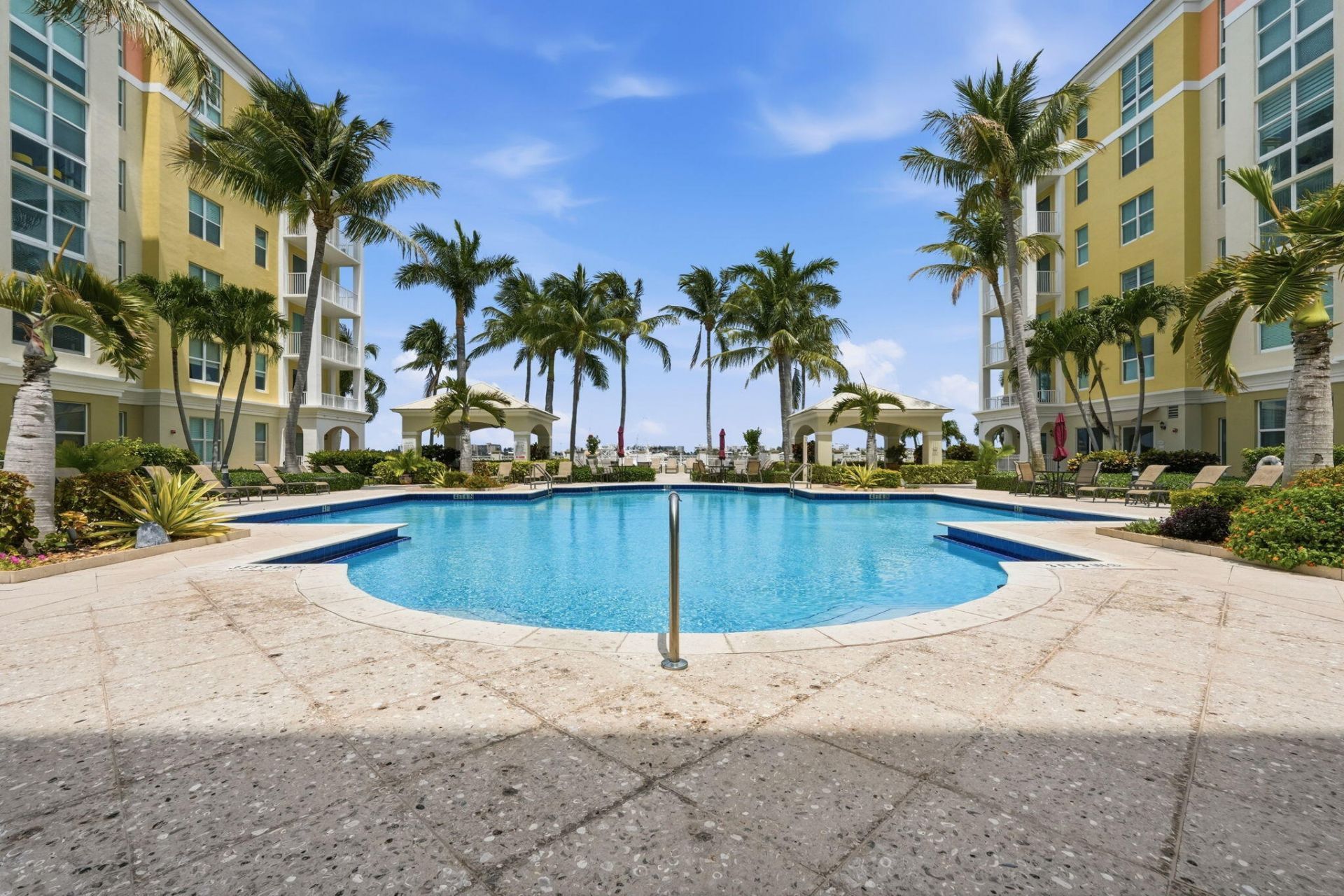802 W Windward Way, Unit 304, Lantana, FL 33462 Photo