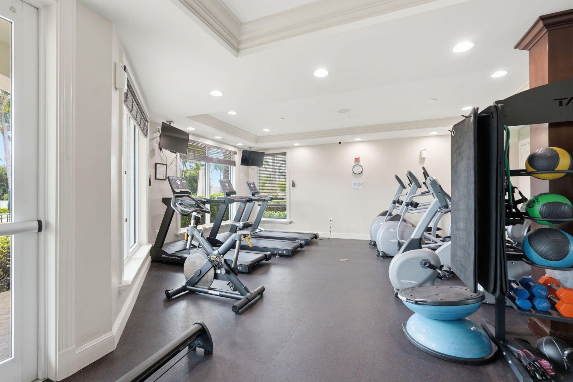 802 W Windward Way, Unit 304, Lantana, FL 33462 Photo