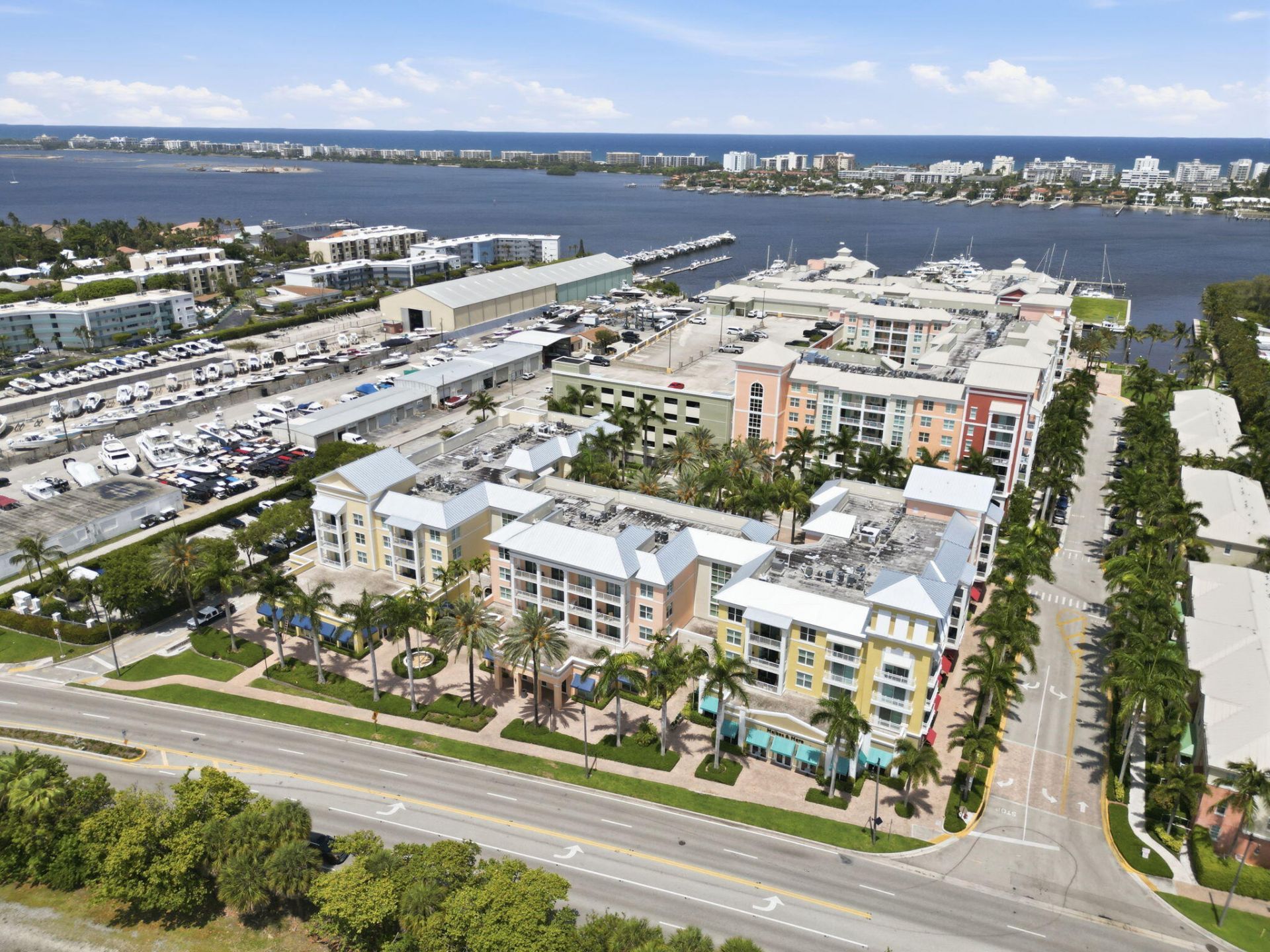 802 W Windward Way, Unit 304, Lantana, FL 33462 Photo