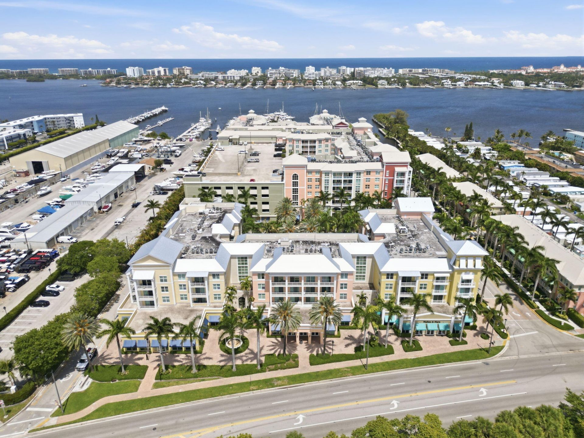 802 W Windward Way, Unit 304, Lantana, FL 33462 Photo