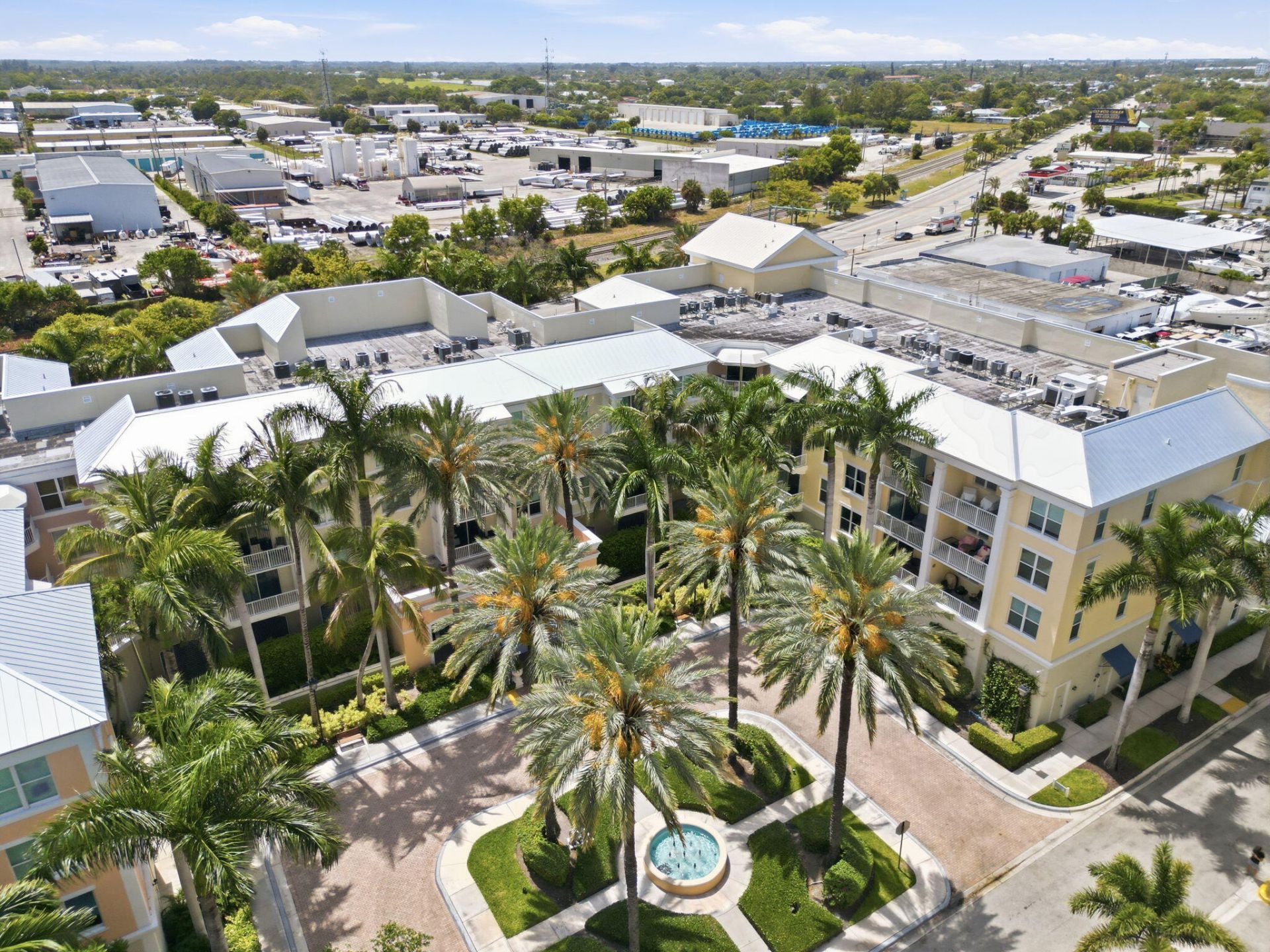802 W Windward Way, Unit 304, Lantana, FL 33462 Photo