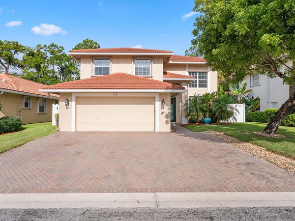 126 Hidden Hollow Drive, Palm Beach Gardens, FL 33418