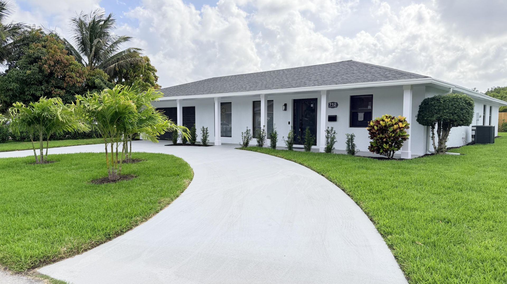 712 E Boulevard Chatelaine, Delray Beach, FL 33445 Photo