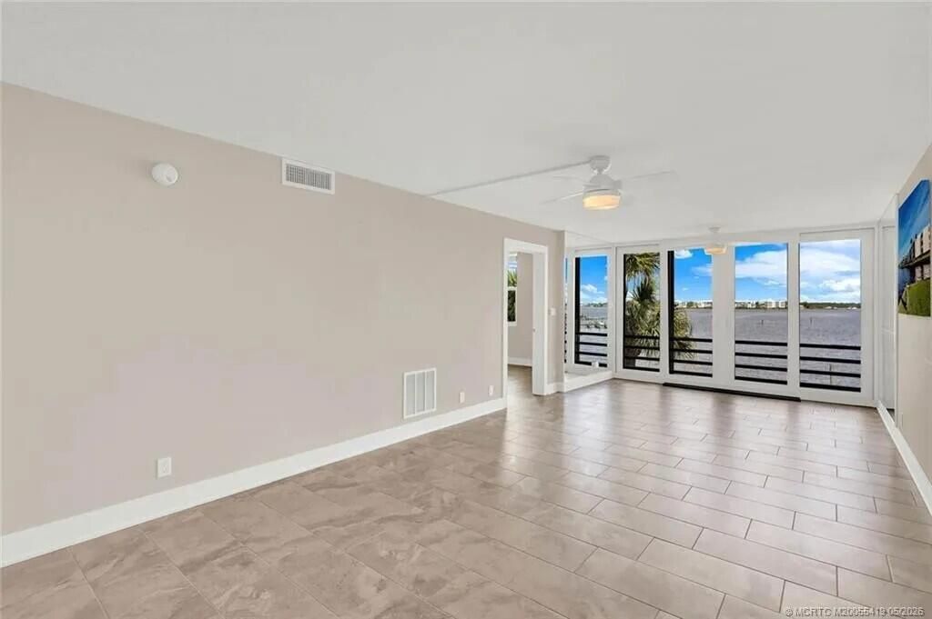 1950 SW Palm City Road, Unit 14-305, Stuart, FL 34994 Photo
