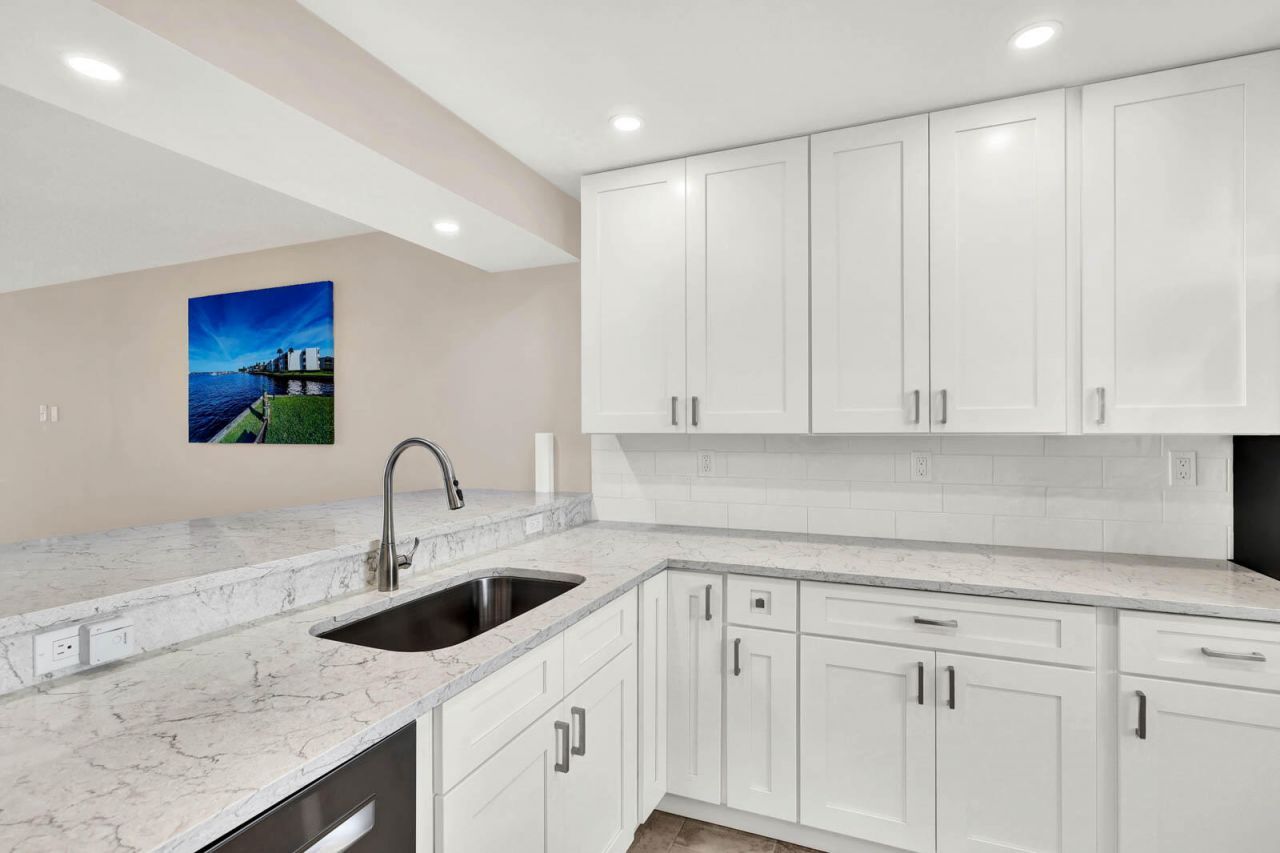 1950 SW Palm City Road, Unit 14-305, Stuart, FL 34994 Photo