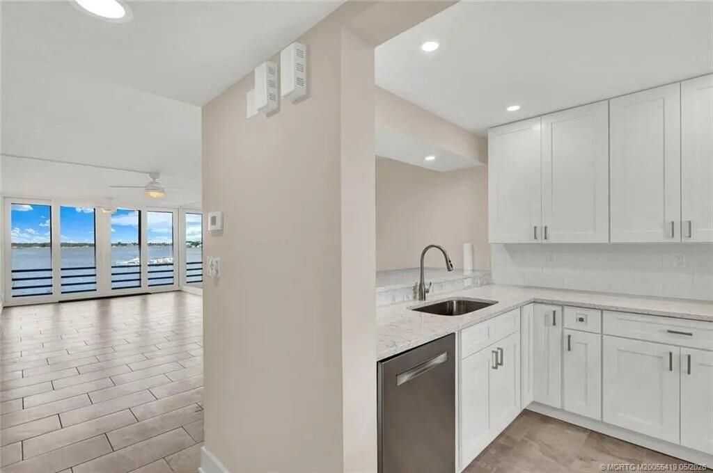 1950 SW Palm City Road, Unit 14-305, Stuart, FL 34994 Photo