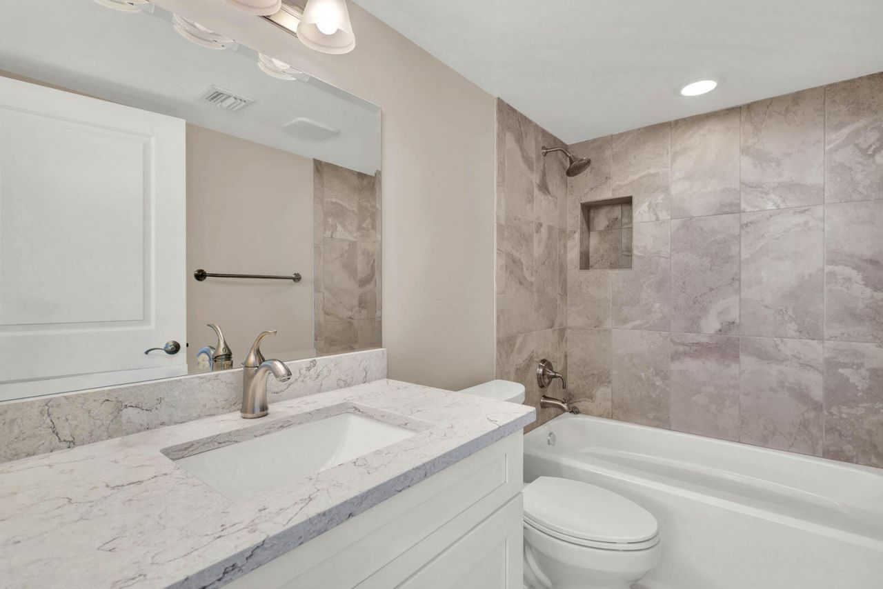1950 SW Palm City Road, Unit 14-305, Stuart, FL 34994 Photo