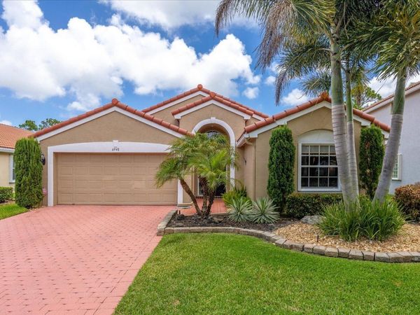 6948 SE Twin Oaks Circle, Stuart, FL 34997