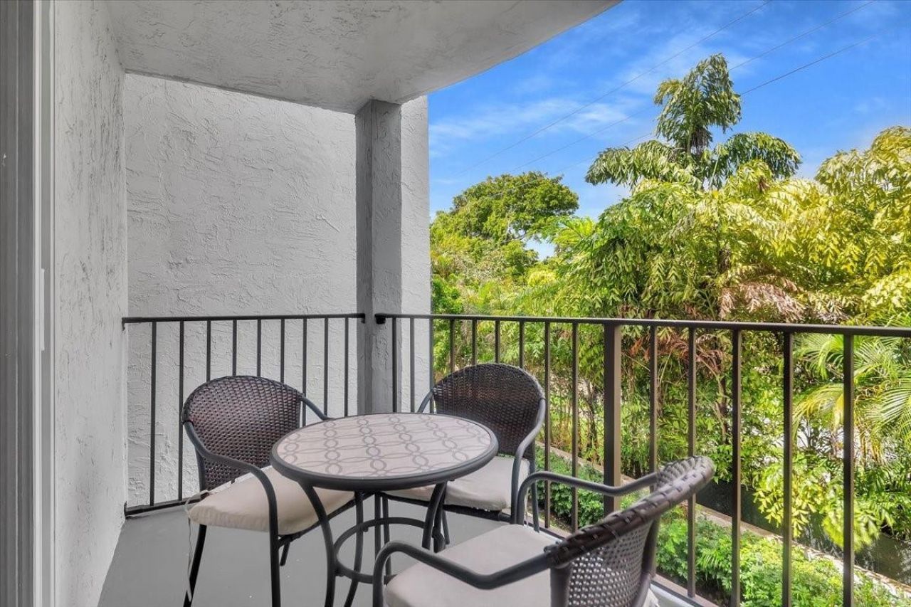3909 N Ocean Boulevard, Unit 210, Fort Lauderdale, FL 33308 Photo