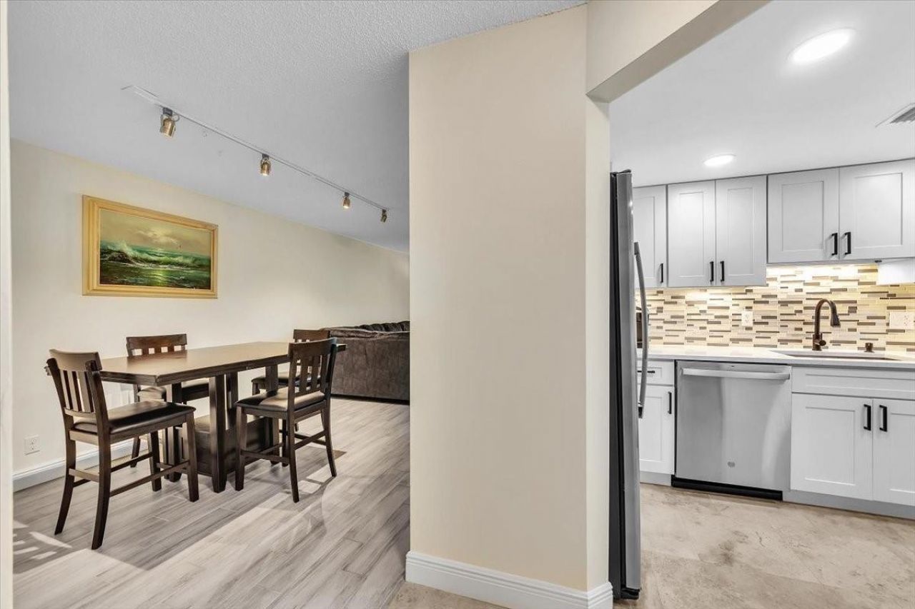 3909 N Ocean Boulevard, Unit 210, Fort Lauderdale, FL 33308 Photo