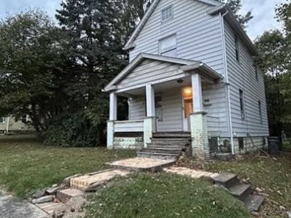 1976 Smithfield Street , Youngstown, OH 44509