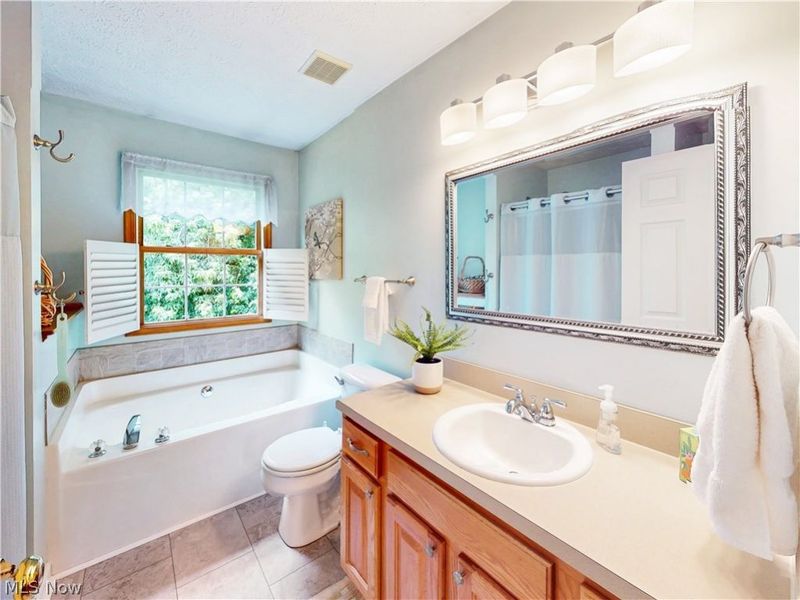 8260 Rachel Lane , North Ridgeville, OH 44039 Photo 17