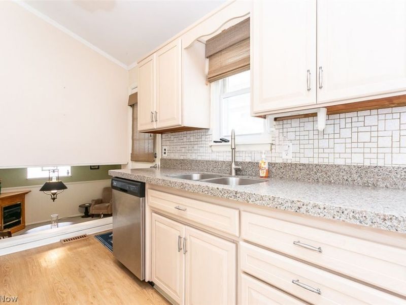 6379 Edgehurst Drive , Brook Park, OH 44142 Photo 15