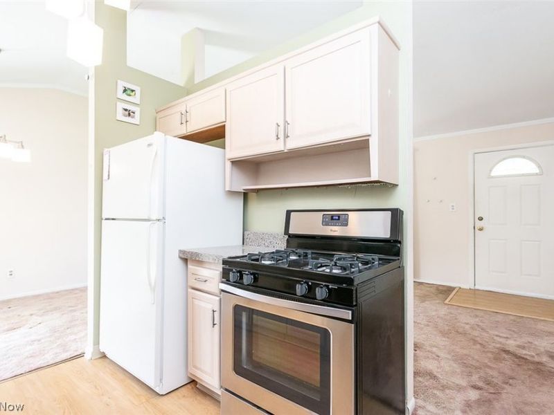 6379 Edgehurst Drive , Brook Park, OH 44142 Photo 17