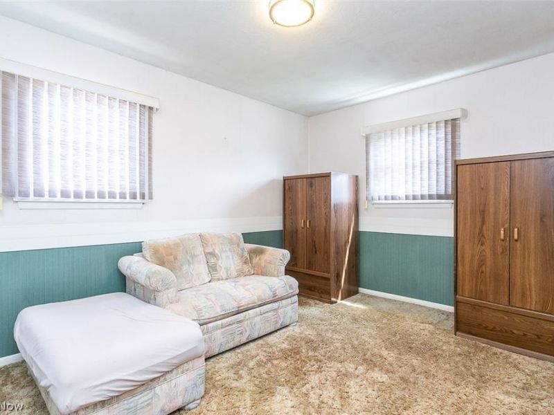 6379 Edgehurst Drive , Brook Park, OH 44142 Photo 27
