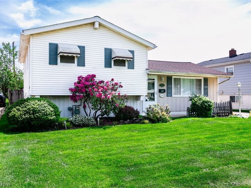 6379 Edgehurst Drive , Brook Park, OH 44142 Photo 3