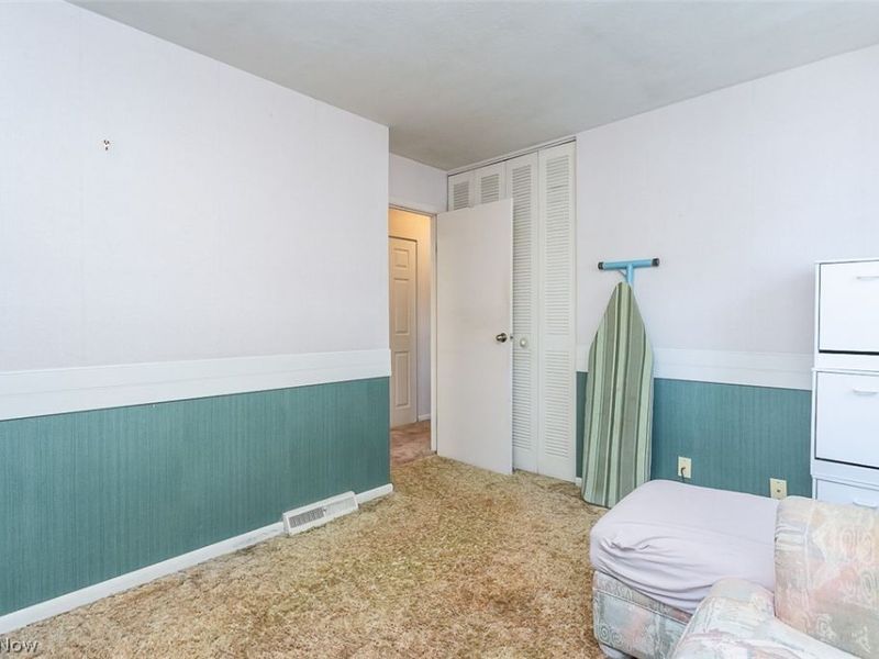 6379 Edgehurst Drive , Brook Park, OH 44142 Photo 30