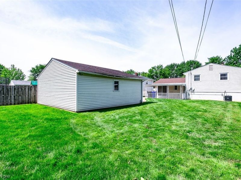 6379 Edgehurst Drive , Brook Park, OH 44142 Photo 42