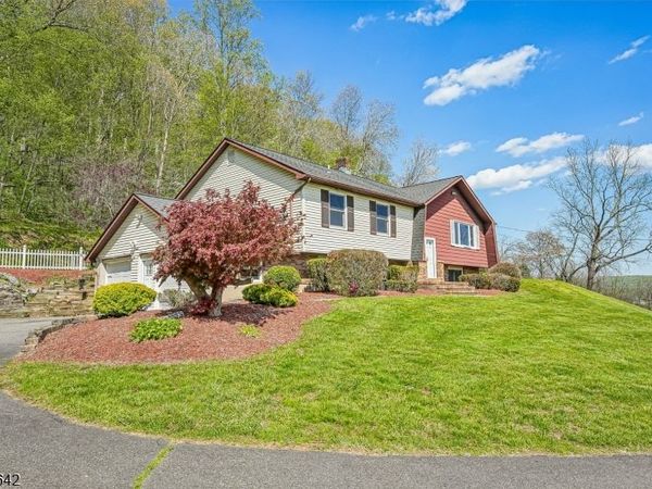 61 Shades Of Death Rd, Independence, NJ 07838