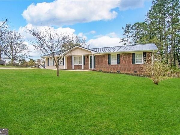 1661 N Highpoint Drive, Douglasville, GA 30134