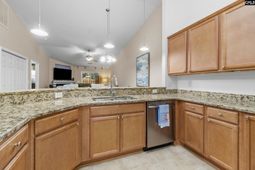 173 Tennis View Court photo 4